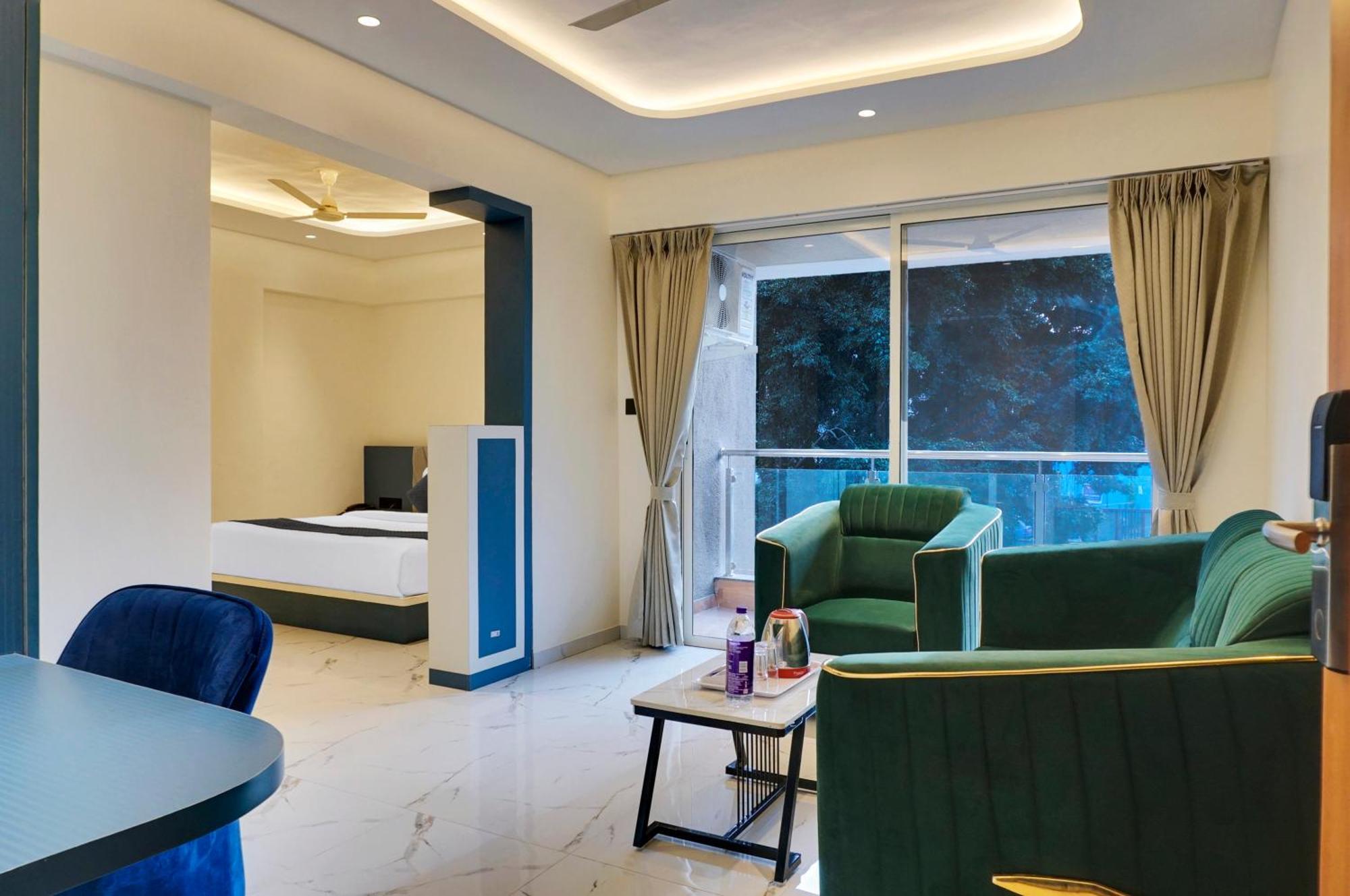 Palm Suites Baner- Indian Nationals Only Πούνε Εξωτερικό φωτογραφία