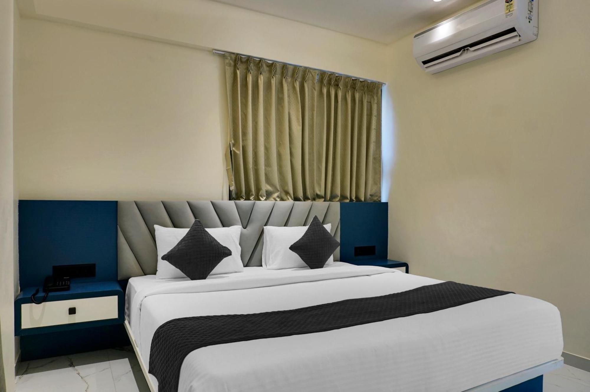 Palm Suites Baner- Indian Nationals Only Πούνε Εξωτερικό φωτογραφία
