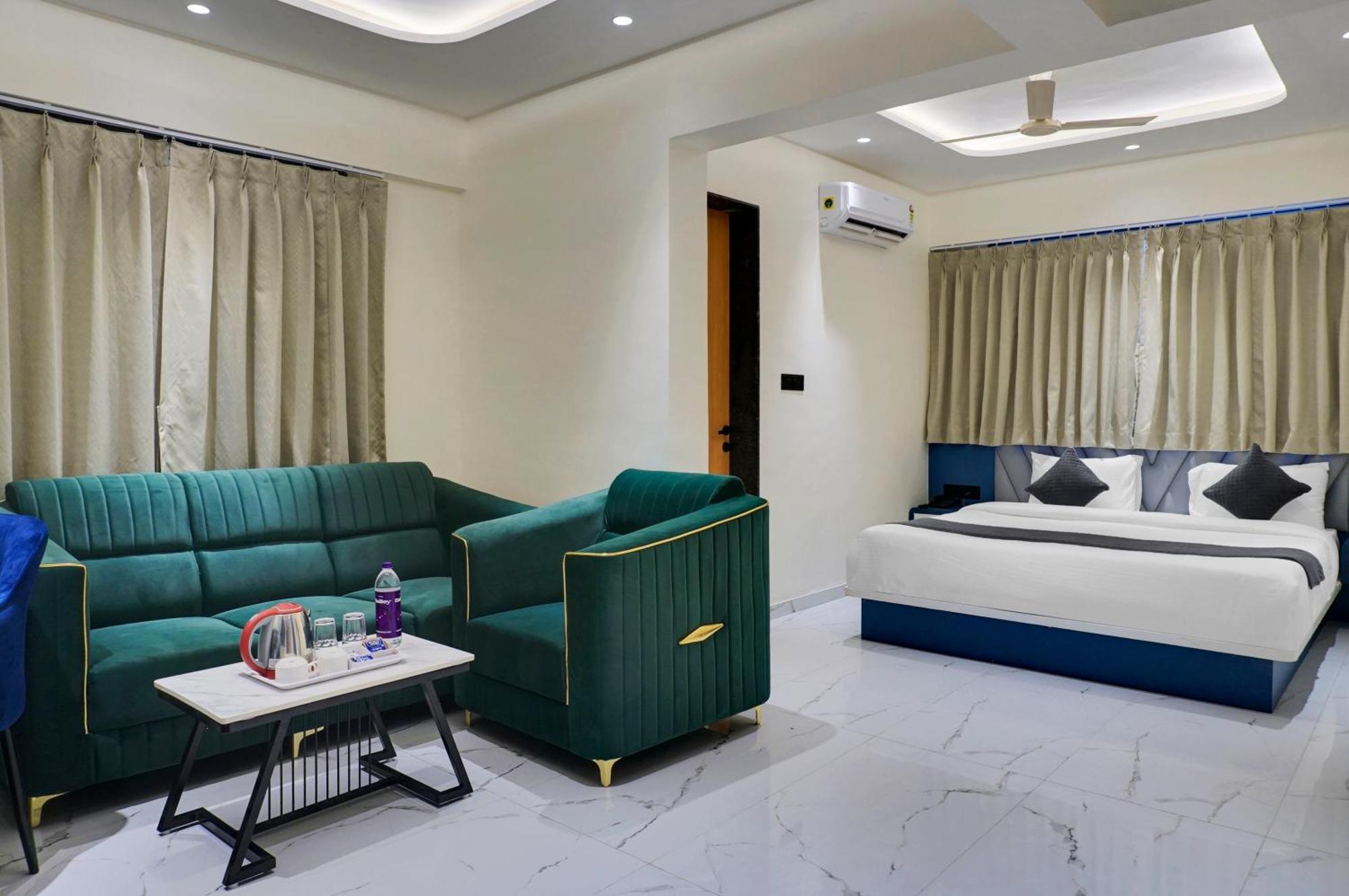 Palm Suites Baner- Indian Nationals Only Πούνε Εξωτερικό φωτογραφία